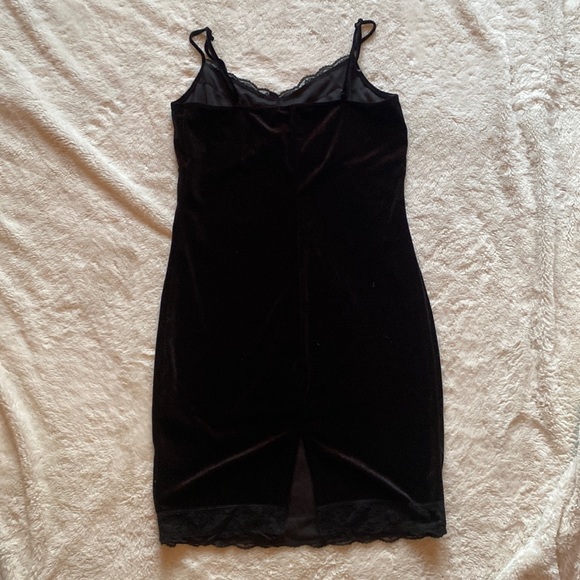 Black Velvet Slip Dress - Picture 4 of 6